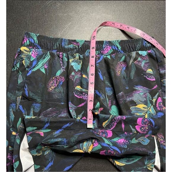 All In Motion Dark Floral Athletic Shorts Size M - Picture 4 of 12